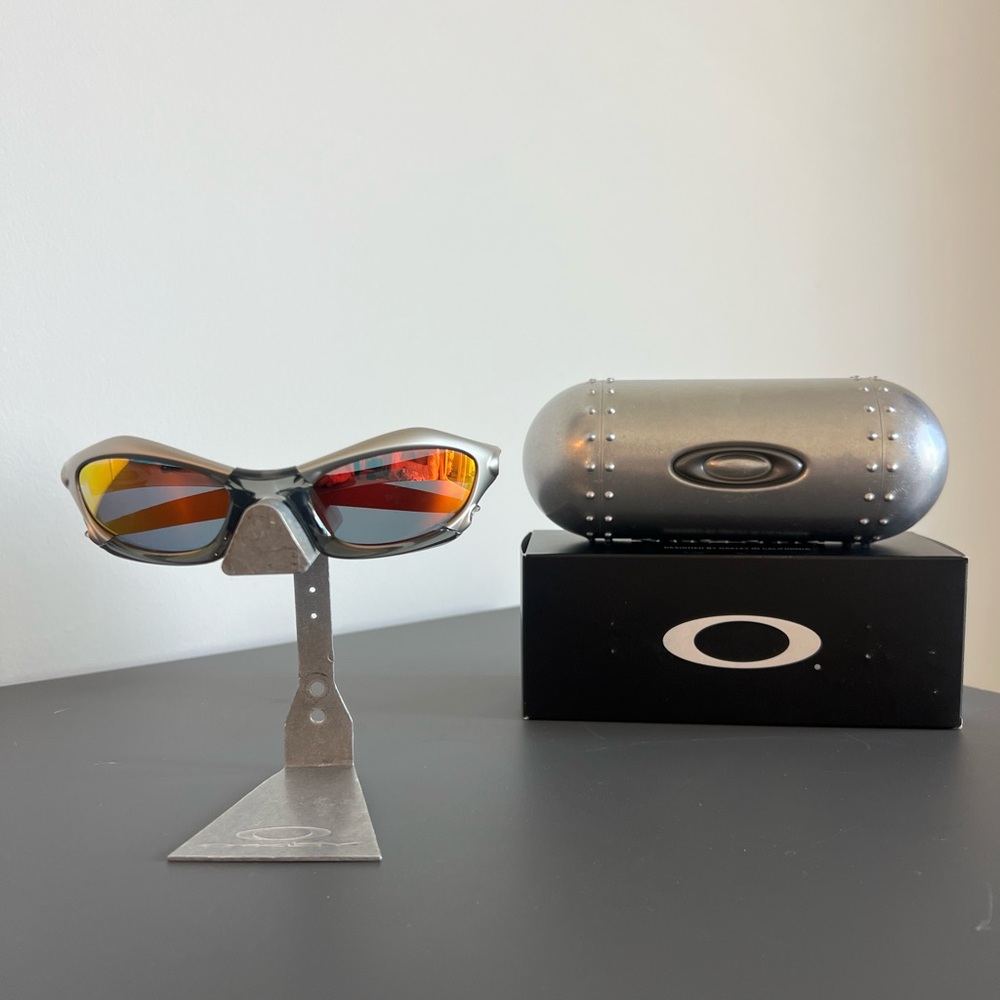 Oakley Splice Metal Polarized Sunglasses with Silver Case